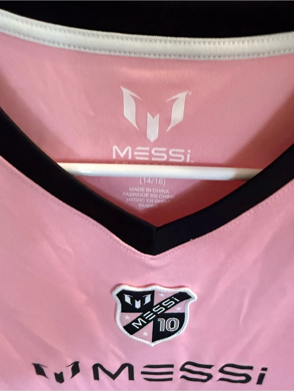 NEW Youth 14/16 Messi Pink Soccer Jersey with Black Trim